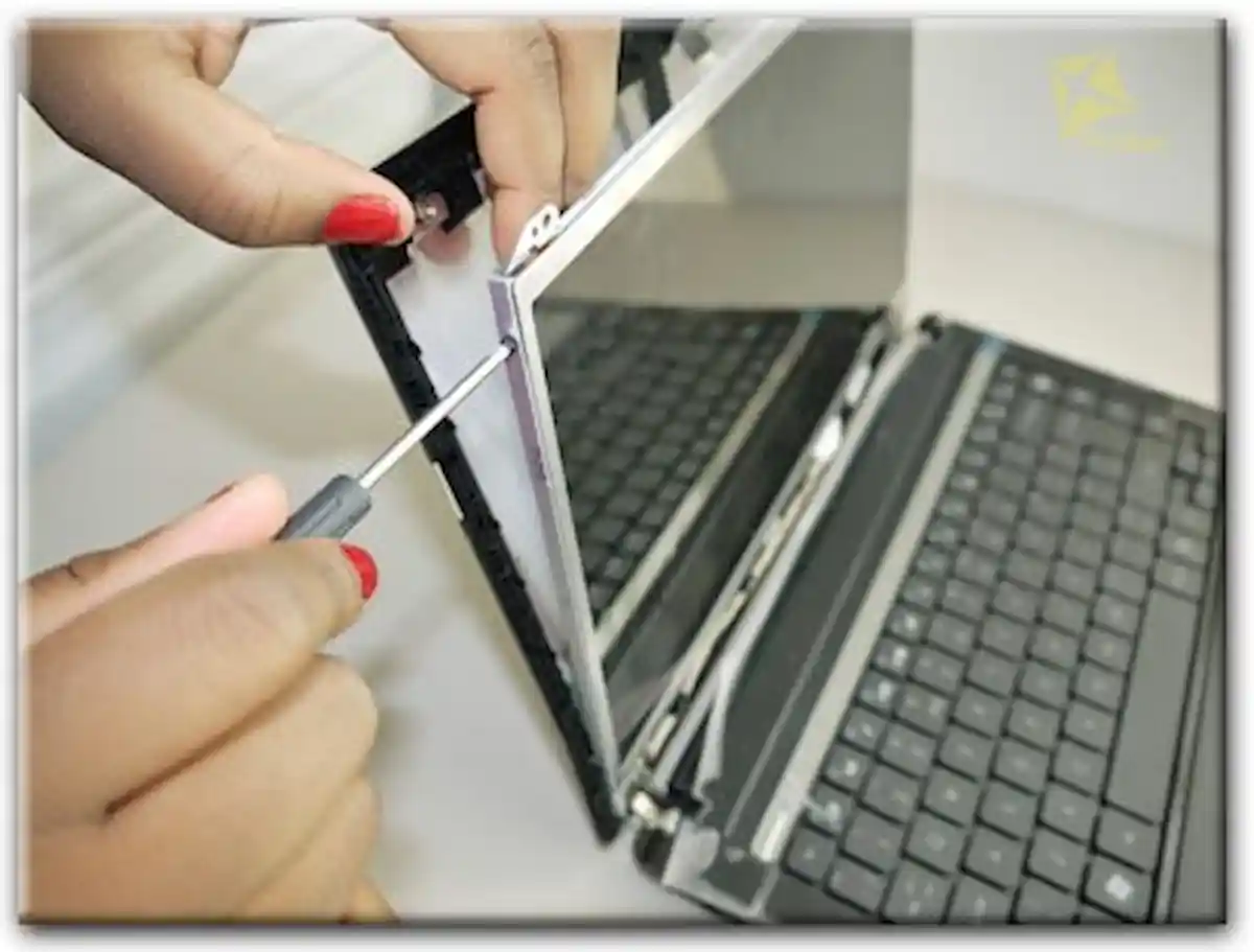 Замена экрана ноутбука Packard Bell в Сходне